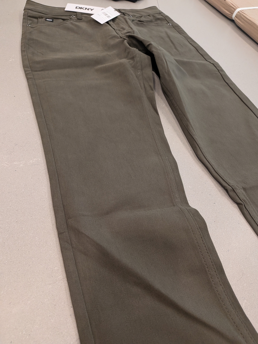 DKNY Men’s Olive Green Slim Pants